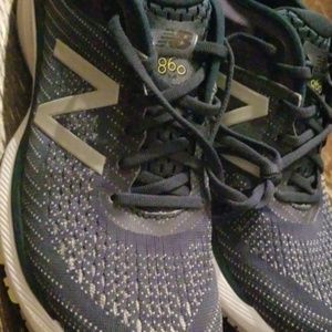 New Balance Women's 860A10, Sz 8.5 D, Brand New!